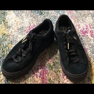 U.S. Size 9 PUMA Women’s Black Creepers